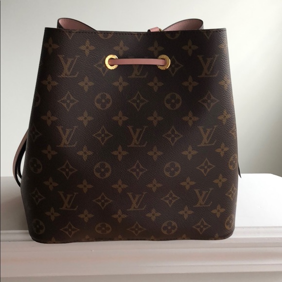 {Louis Vuitton} Neonoe Rose Poudre - Picture 3 of 5